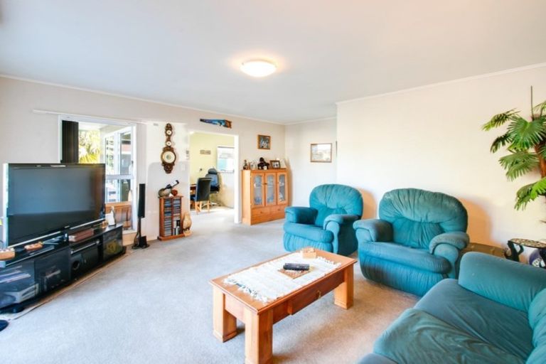 Photo of property in 16a Lowther Place, Taradale, Napier, 4112