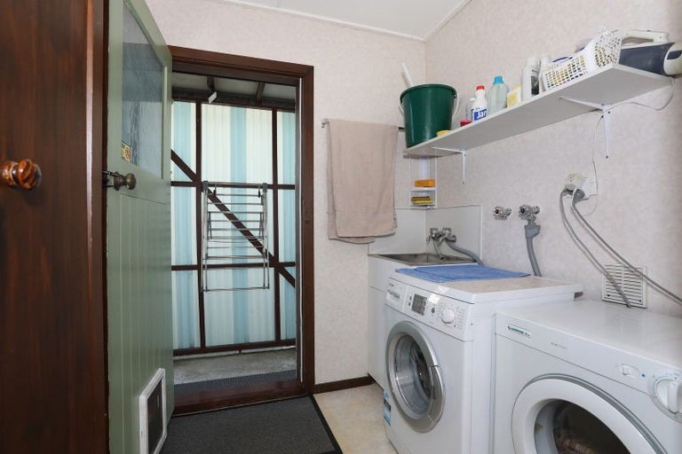 Photo of property in 12b Oxford Street, Marton, 4710