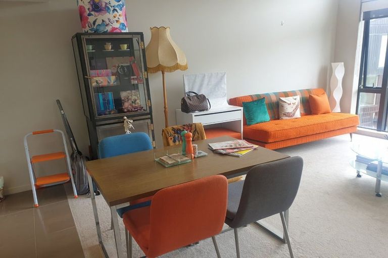 Photo of property in Nouvo Apartments, 5i/21 Rugby Street, Mount Cook, Wellington, 6021