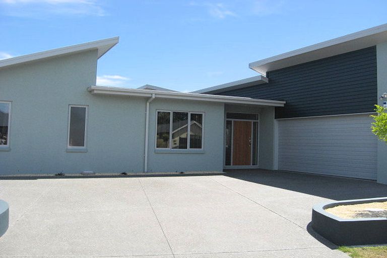 Photo of property in 9 Len Hale Place, Parklands, Christchurch, 8083