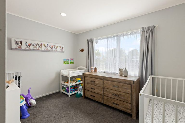 Photo of property in 10 Royalty Rise, Red Beach, 0932