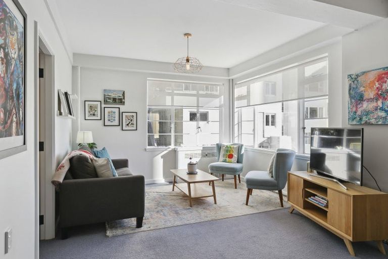 Photo of property in Wharenui Apartments, 274 Oriental Parade, Oriental Bay, Wellington, 6011