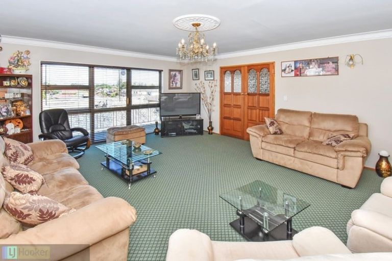 Photo of property in 1/35 Great South Road, Manurewa, Auckland, 2102