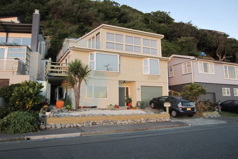 Photo of property in 79 Moana Road, Plimmerton, Porirua, 5026