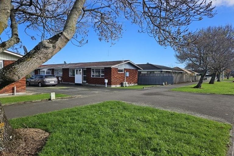 Photo of property in 1/170 Ruahine Street, Roslyn, Palmerston North, 4414