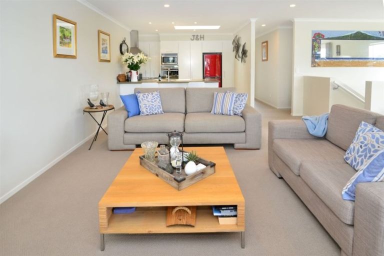 Photo of property in 9a Melia Place, Stanmore Bay, Whangaparaoa, 0932