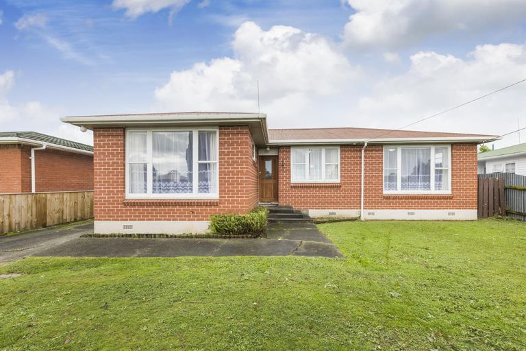 Photo of property in 18 Ronberg Street, Highbury, Palmerston North, 4412
