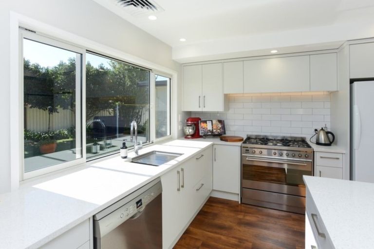 Photo of property in 10 Churchill Drive, Taradale, Napier, 4112