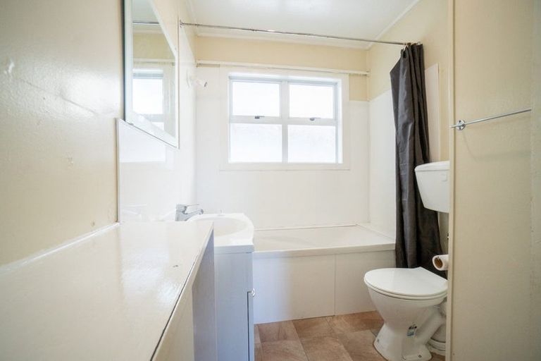 Photo of property in 2 Virginia Crescent, Feilding, 4702