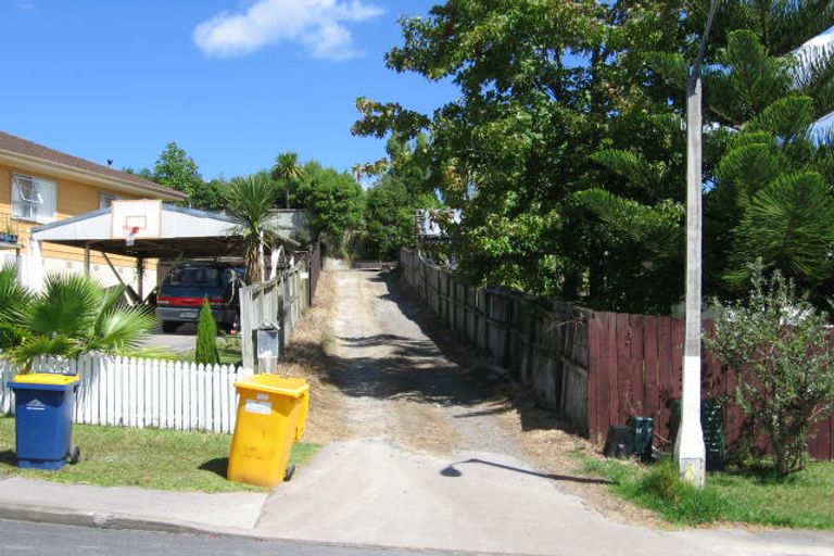 Photo of property in 3 Santiago Crescent, Unsworth Heights, Auckland, 0632