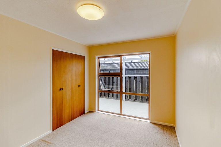 Photo of property in 3 Dolbel Street, Taradale, Napier, 4112