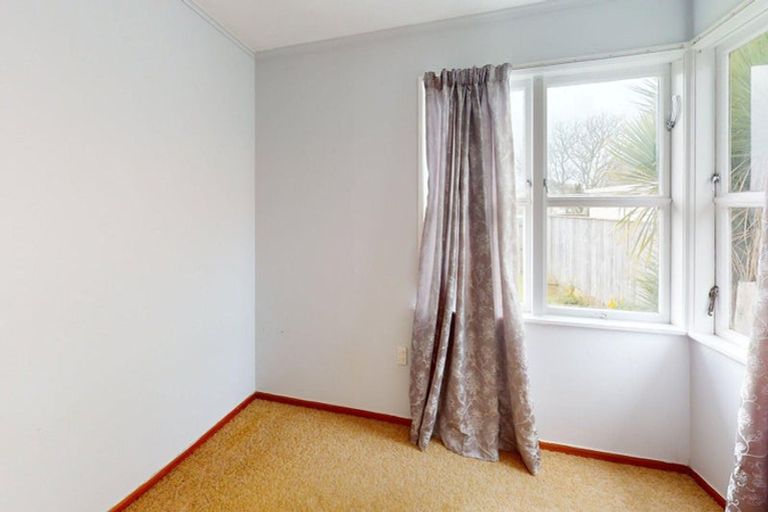 Photo of property in 22 Ellesmere Crescent, Highbury, Palmerston North, 4412