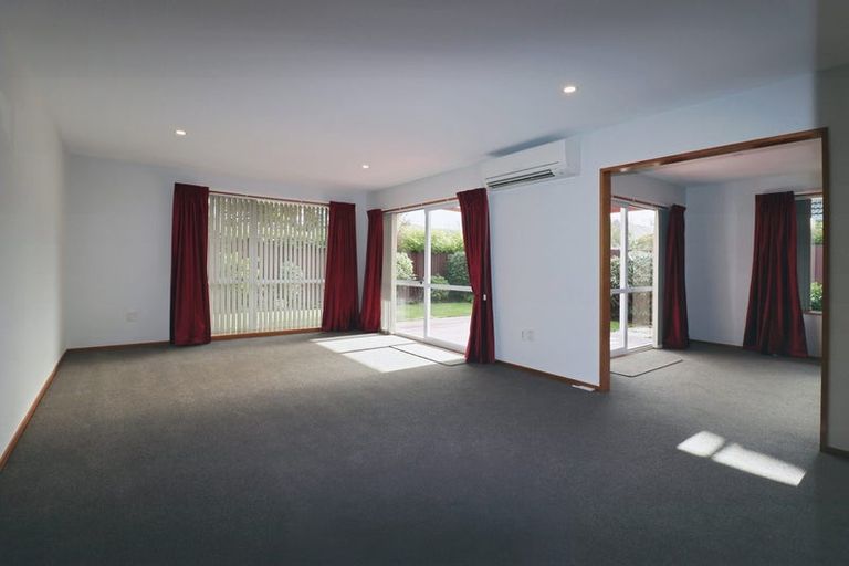 Photo of property in 1/51 Sturrocks Road, Redwood, Christchurch, 8051