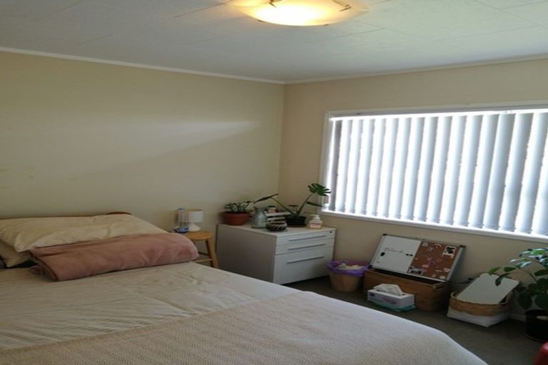 Photo of property in 41 Meadowood Drive, Unsworth Heights, Auckland, 0632