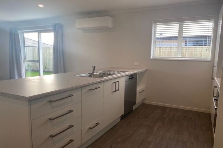 Photo of property in 10 Frogmore Way, Rolleston, 7615