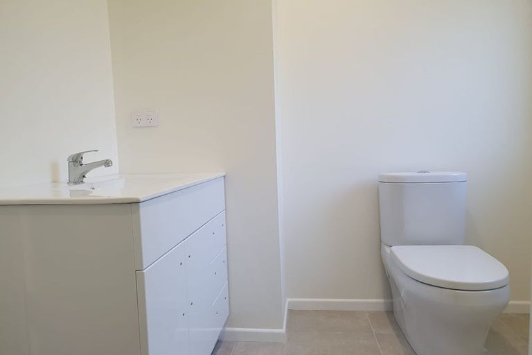 Photo of property in 26 Mudgeways Road, Massey, Auckland, 0614