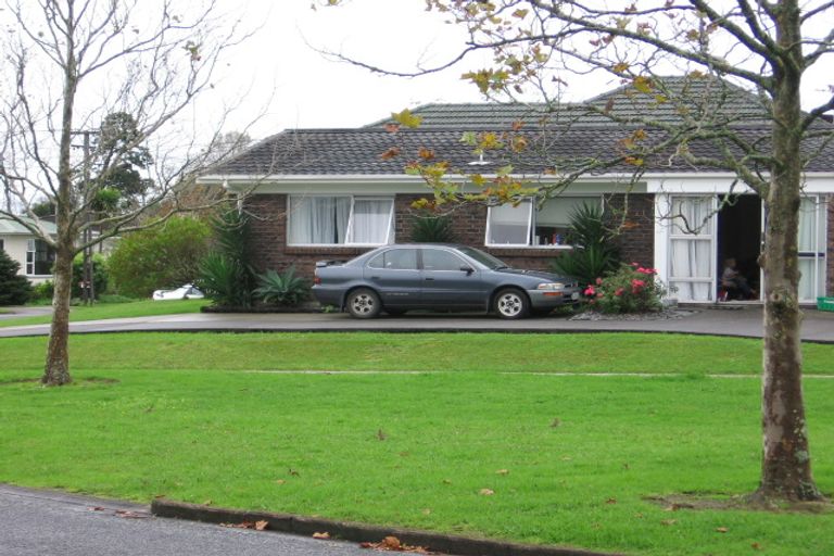 Photo of property in 2/77 Tiraumea Drive, Pakuranga, Auckland, 2010