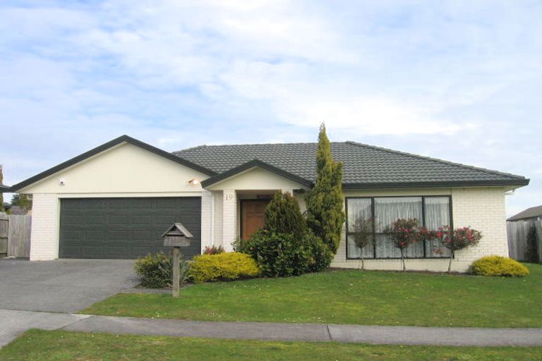 Photo of property in 19 Kilsyth Way, East Tamaki Heights, Auckland, 2016
