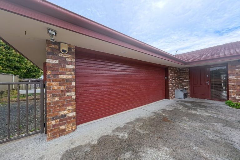 Photo of property in 593 Great South Road, Rosehill, Papakura, 2113