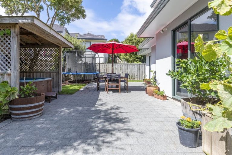 Photo of property in 203 Westchester Drive, Churton Park, Wellington, 6037