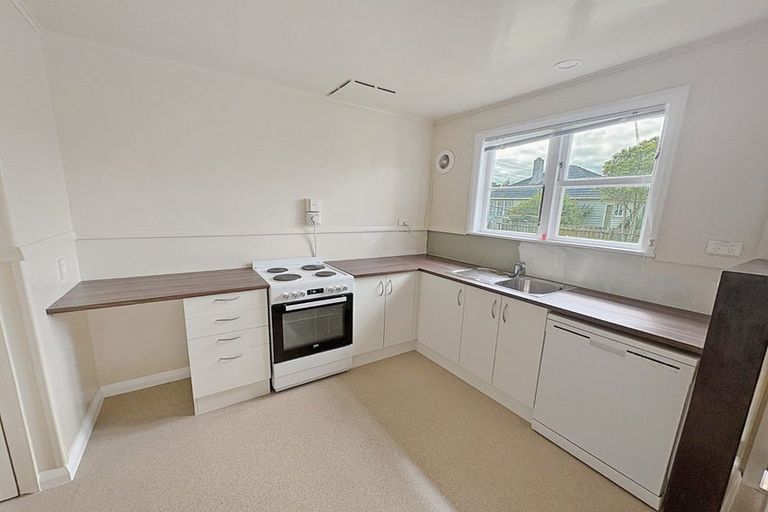 Photo of property in 18 Easton Street, Foxton, 4814