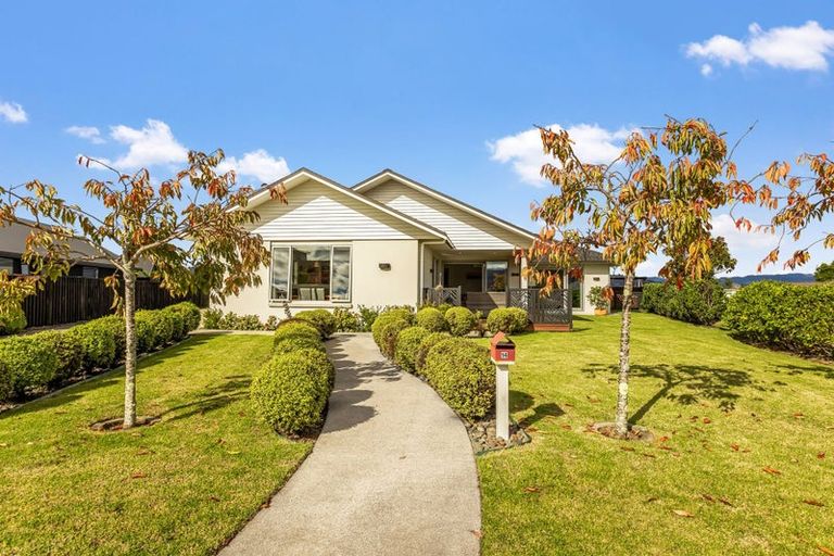 Photo of property in 14 Topping Place, Whitianga, 3510
