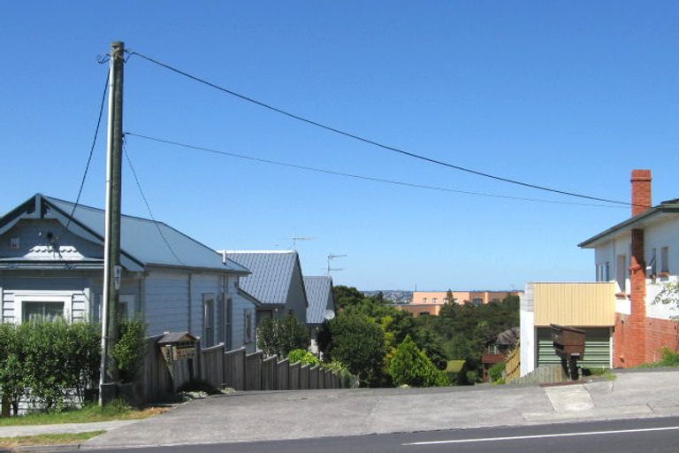 Photo of property in 256 Onewa Road, Birkenhead, Auckland, 0626