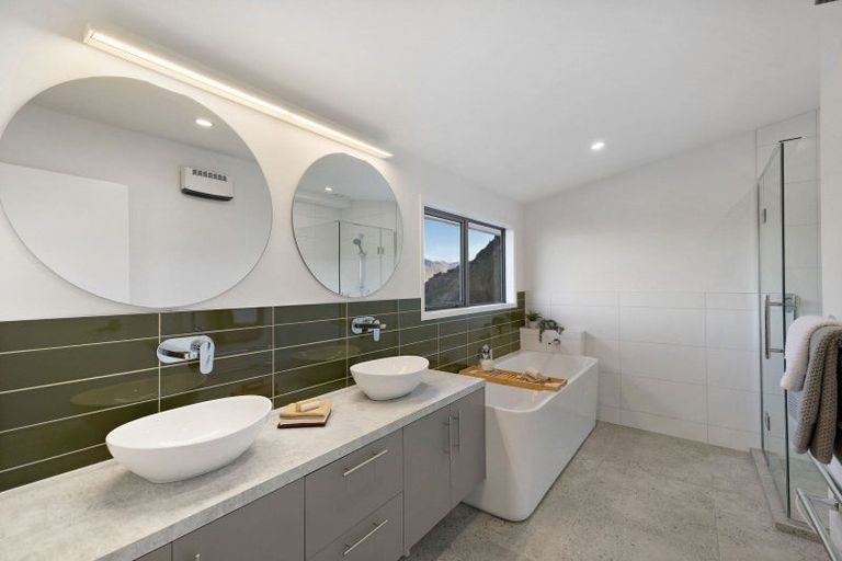 Photo of property in 40 Lochy Road, Fernhill, Queenstown, 9300