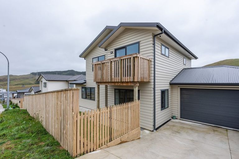 Photo of property in 40 Melksham Drive, Churton Park, Wellington, 6037