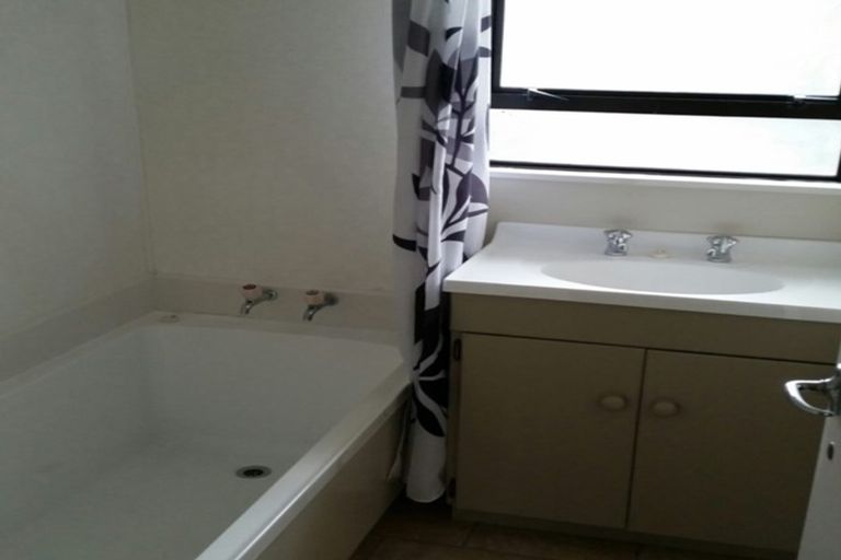 Photo of property in 16 Guy Avenue, Levin, 5510