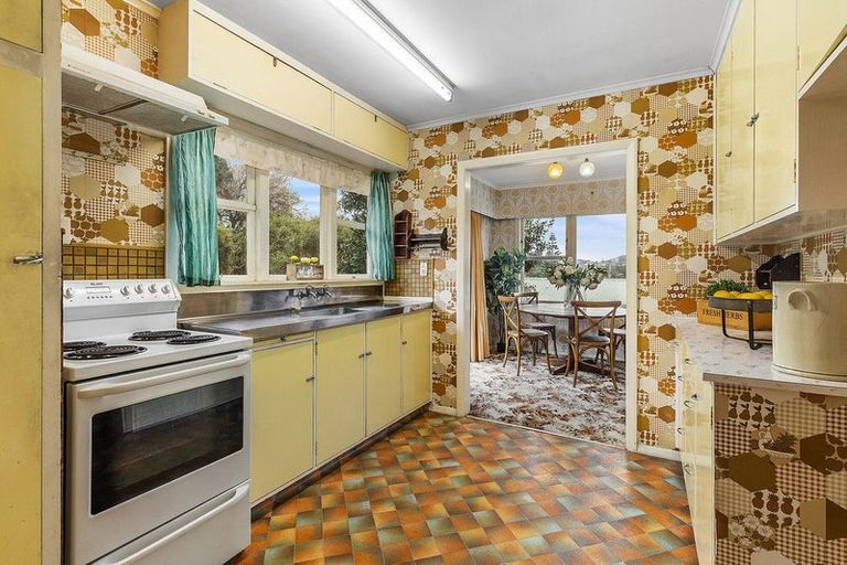 Photo of property in 6 Ernest Street, Ranui, Porirua, 5024