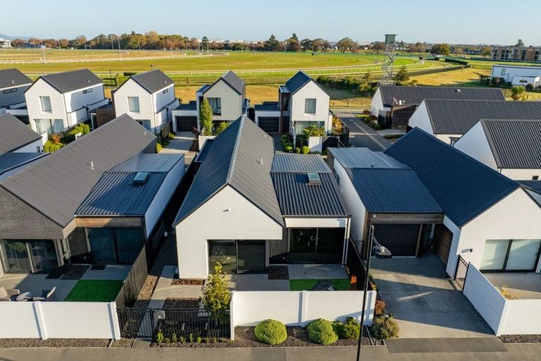 Photo of property in 17 Horoeka Street, Avonhead, Christchurch, 8042