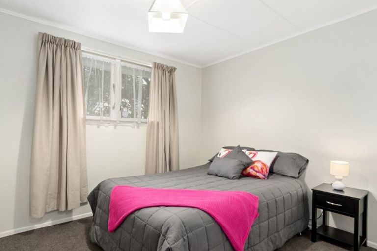 Photo of property in 5 Greenwich Grove, Stokes Valley, Lower Hutt, 5019