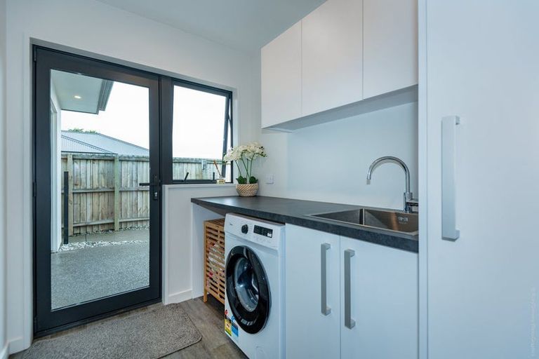 Photo of property in 14 Blue Gum Place, New Brighton, Christchurch, 8083