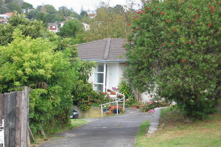 Photo of property in 2/5 Intrepid Place, Torbay, Auckland, 0630