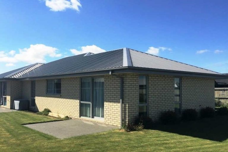 Photo of property in 15 Huntingdon Drive, Rangiora, 7400