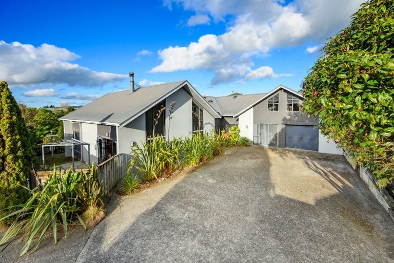 Photo of property in 151 Summerhill Drive, Fitzherbert, Palmerston North, 4410