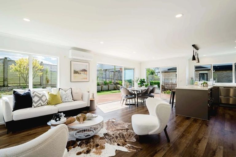 Photo of property in 34a Schnapper Rock Road, Schnapper Rock, Auckland, 0632