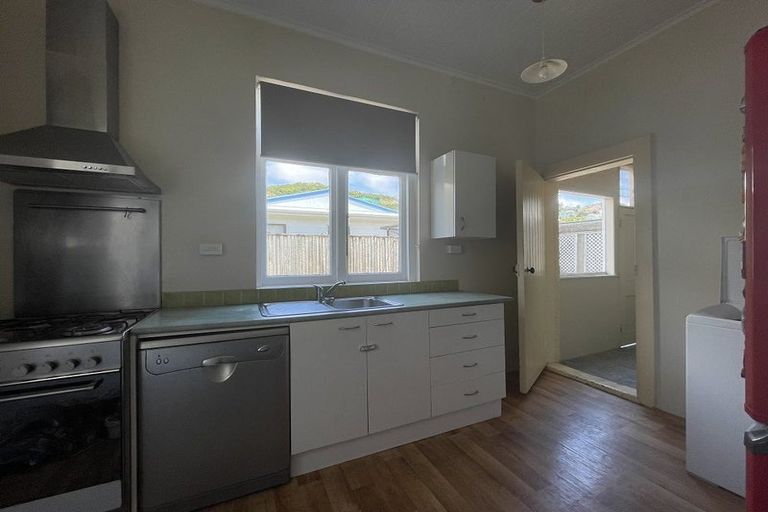 Photo of property in 1/184 The Parade, Island Bay, Wellington, 6023