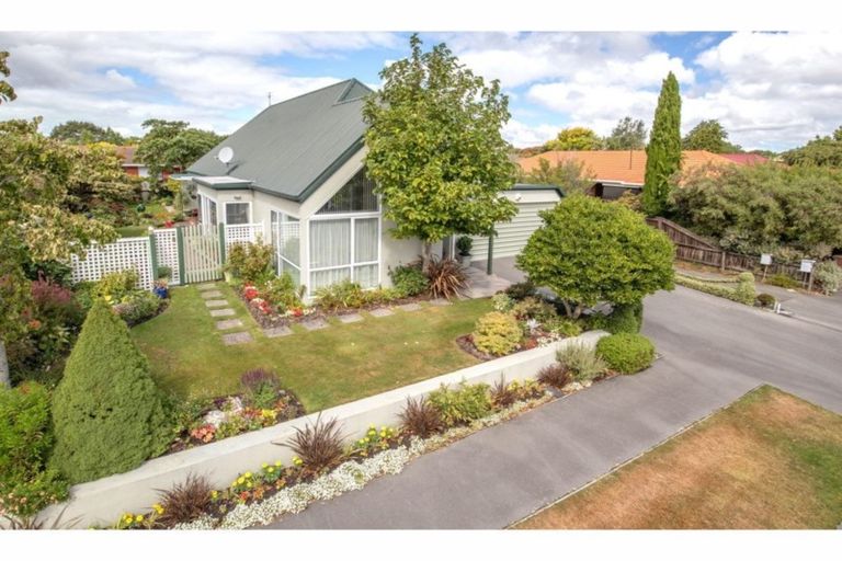 Photo of property in 46 Westgrove Avenue, Avonhead, Christchurch, 8042