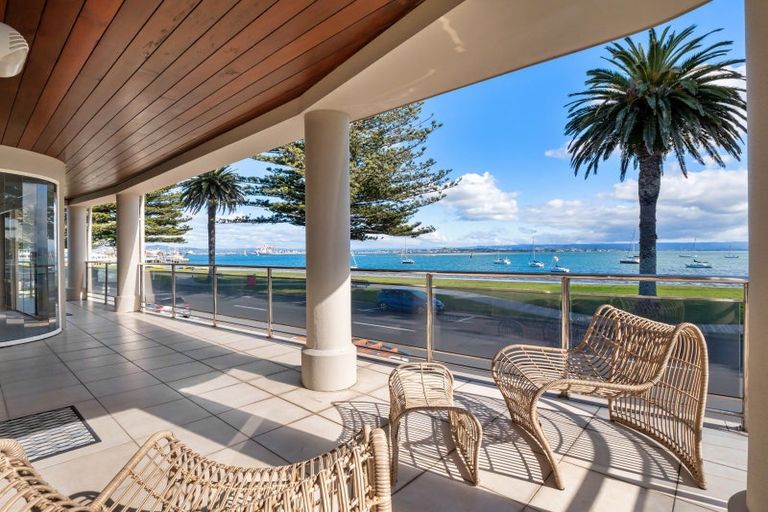Photo of property in 28 The Mall, Mount Maunganui, 3116