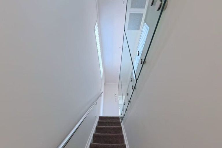 Photo of property in 11 Pihoihoi Place, Hobsonville, Auckland, 0616