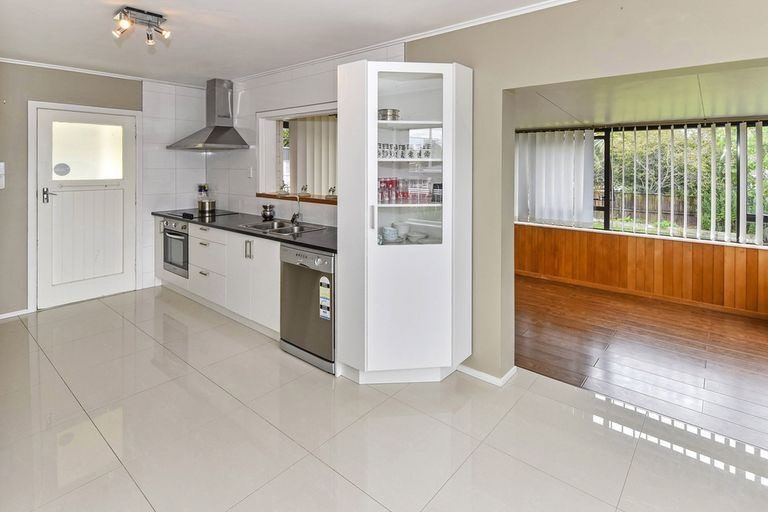 Photo of property in 49 Christmas Road, Manurewa, Auckland, 2102
