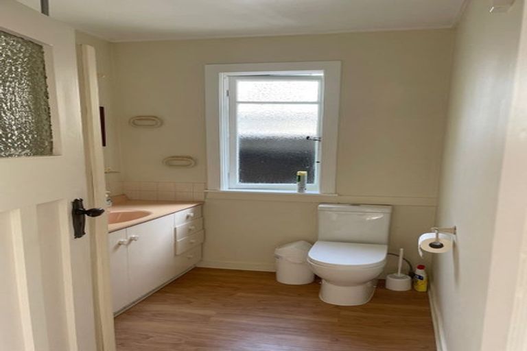 Photo of property in 11-13 Pritchard Street, Newlands, Wellington, 6037