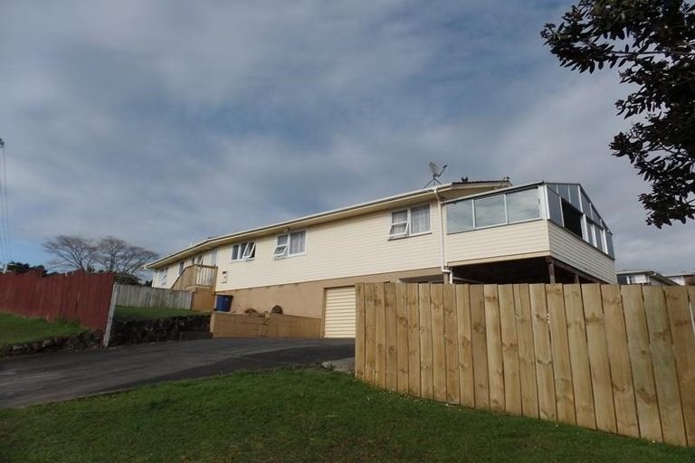 Photo of property in 14 Helena Street, Massey, Auckland, 0614