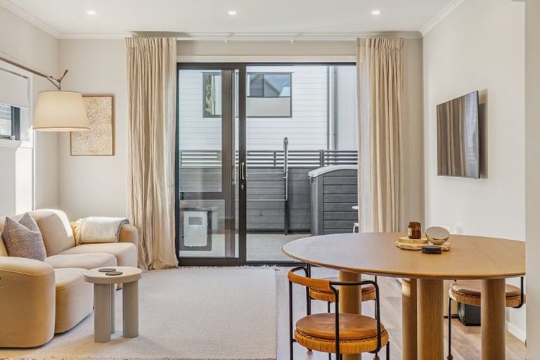 Photo of property in 18 Joseph Bolton Crescent, Wallaceville, Upper Hutt, 5018
