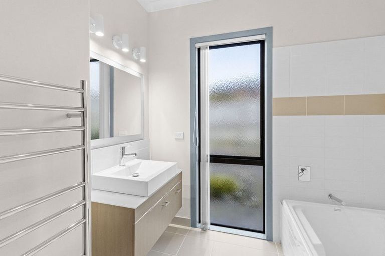 Photo of property in 48 Karamea Street, Whalers Gate, New Plymouth, 4310