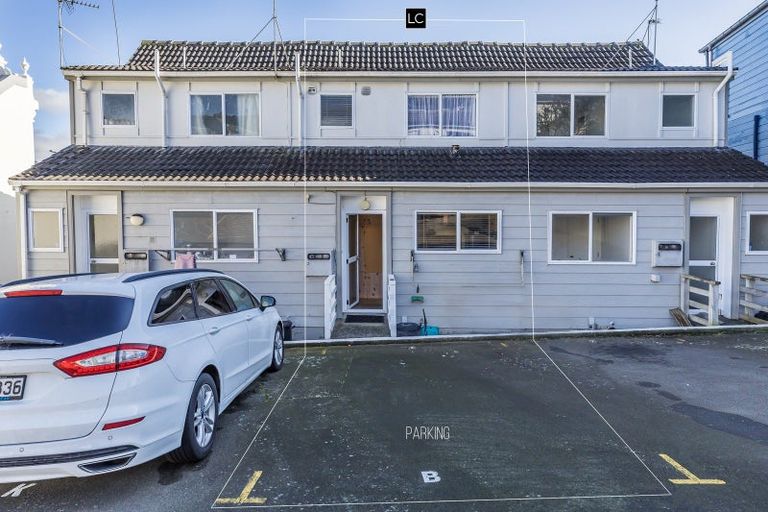 Photo of property in 44b Roxburgh Street, Mount Victoria, Wellington, 6011