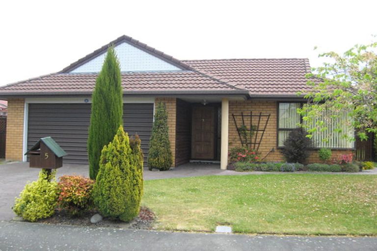 Photo of property in 5 Innisfree Place, Northwood, Christchurch, 8051