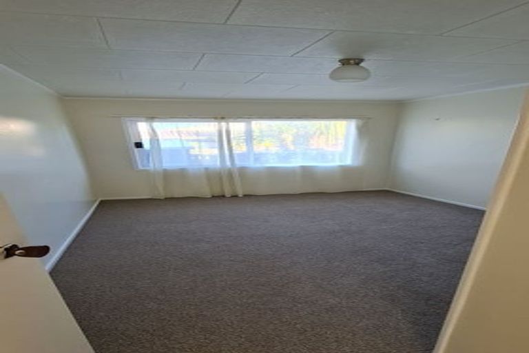 Photo of property in 28 Cabello Place, Unsworth Heights, Auckland, 0632